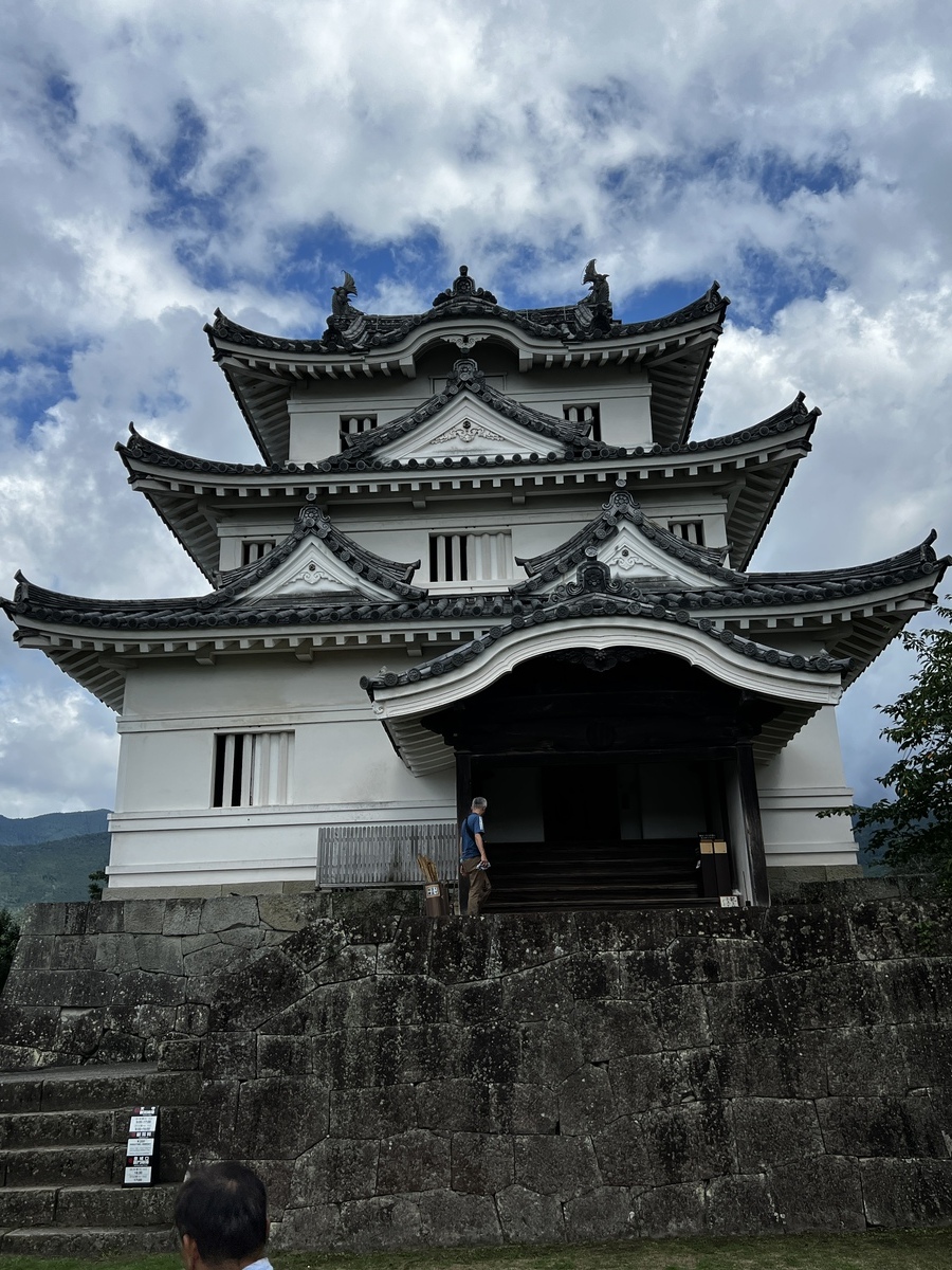 宇和島城でも汗だく＆虫噛まれ